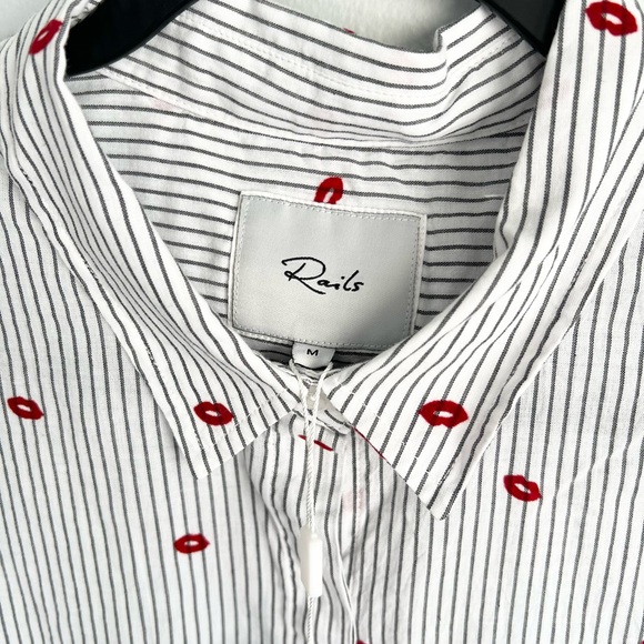 NWT! Rails Size M • Taylor Striped Shirt in Flocked Kisses Lips. - Picture 3 of 5